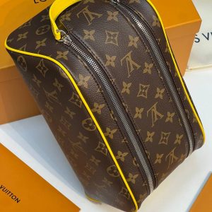 Косметичка Louis Vuitton Dopp Kit