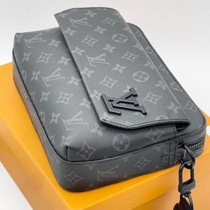 Сумка Louis Vuitton Мессенджер Fastline