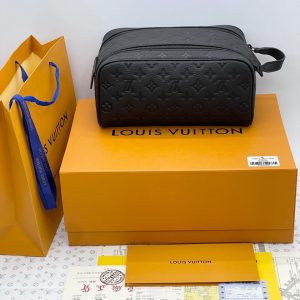 Косметичка Louis Vuitton Dopp Kit