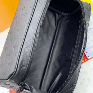 Косметичка Louis Vuitton Dopp Kit