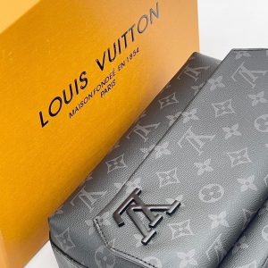 Сумка Louis Vuitton Мессенджер Fastline