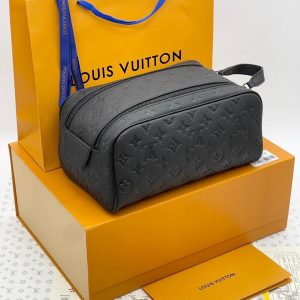 Косметичка Louis Vuitton Dopp Kit