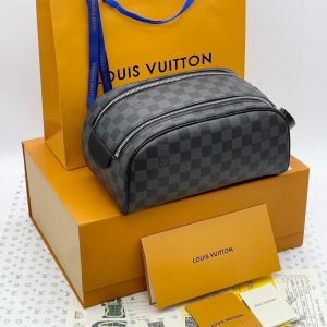 Косметичка Louis Vuitton Dopp Kit