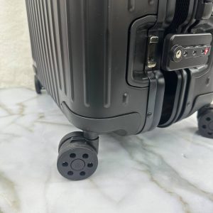 Чемодан Rimowa