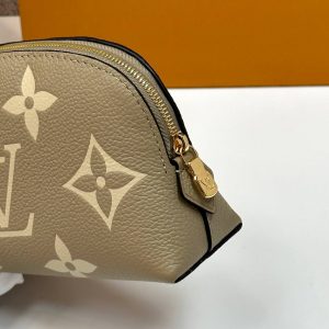 Косметичка Louis Vuitton Cosmetic Pouch