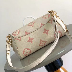 Сумка Louis Vuitton Pochette