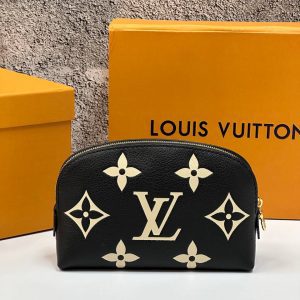 Косметичка Louis Vuitton Cosmetic Pouch