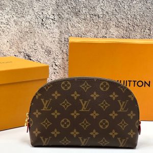 Косметичка Louis Vuitton Cosmetic Pouch