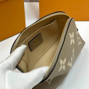 Косметичка Louis Vuitton Cosmetic Pouch