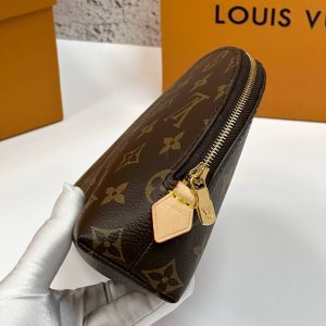 Косметичка Louis Vuitton Cosmetic Pouch