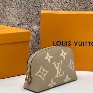 Косметичка Louis Vuitton Cosmetic Pouch