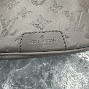 Сумка на пояс Louis Vuitton Discovery