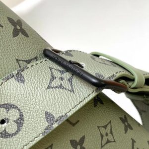 Клатч Louis Vuitton