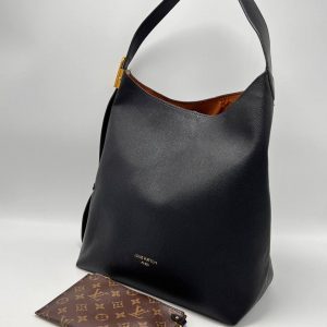 Сумка Louis Vuitton Low Key